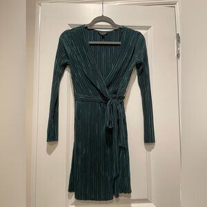 TOPSHOP Emerald Green Plisse Wrap Dress - Size US 4